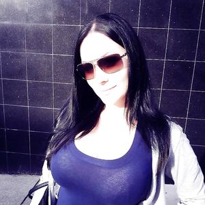 Webtastic Special: Plastic Bitch - big boobs