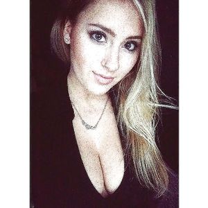 Claire Abbott - blonde