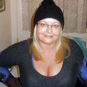 Busty Russian Woman 2331 - big boobs