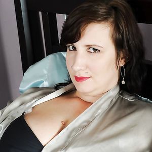 lovely curvy lucy - big boobs