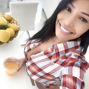 Carolina Marconi - celebrity