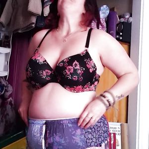 Dee trying on new bra - nipples