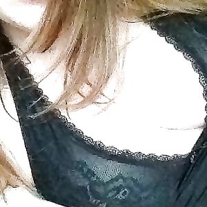 Kristen shows her tits - big boobs