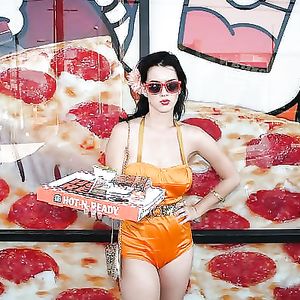 Katy Perry: Slutty Hot Real Pics Vol. 2 - non-porn