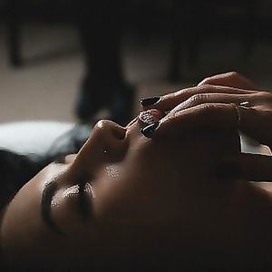 Stylish babes 23 - brunette