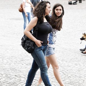 candid busty 51 - big boobs