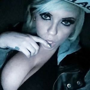 ricki love - close-up