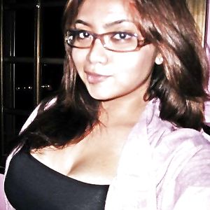 Thick malay with huge knockers - tits