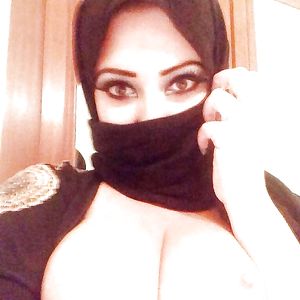 Beurette Gros Seins - Arab Big Tits - big boobs
