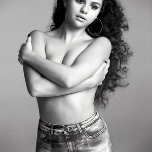 Selena Gomez Sexy Photoshoots - celebrity