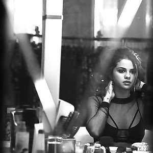 Selena Gomez Sexy Photoshoots - celebrity