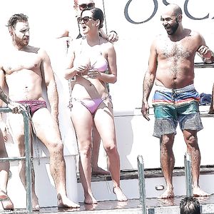 Katy Perry Sexy Bikini Sydney Harbour - big boobs