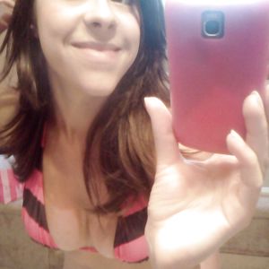 Bikini girl in th bath - brunette