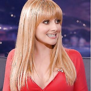 Sexy Melissa Rauch - celebrity