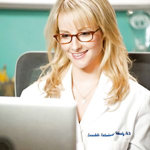 Sexy Melissa Rauch - celebrity