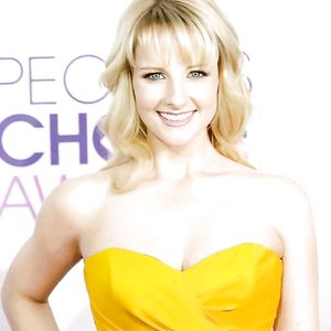 Sexy Melissa Rauch - celebrity
