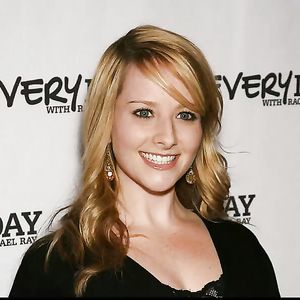 Sexy Melissa Rauch - celebrity