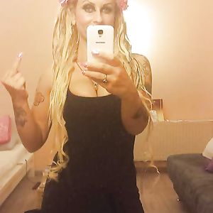 Nadine Svhwester meines Besten Freundes - blonde