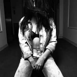 Charlie XcX Boobs - celebrity