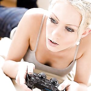 gamergirl - big boobs