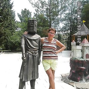 modest bitch Elena - big boobs