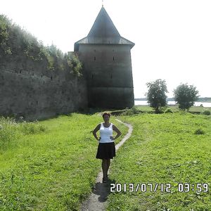 modest bitch Elena - big boobs