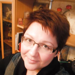 modest bitch Elena - big boobs