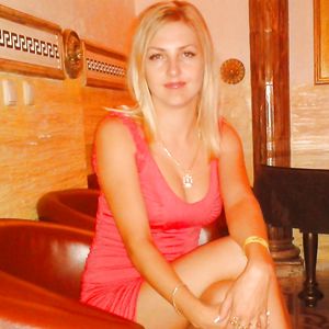 Tryna to get her nudes :-) - blonde