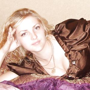 Tryna to get her nudes :-) - blonde