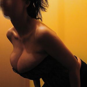 Amateur Huge TITS Milf ( 32 J ) - tits