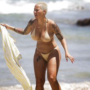 Amber Rose Topless And G-String Cameltoe In Maui - celebrity