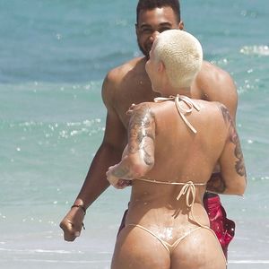 Amber Rose Topless And G-String Cameltoe In Maui - celebrity