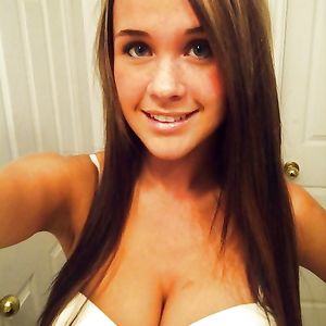 Clevage Cumsluts - big boobs