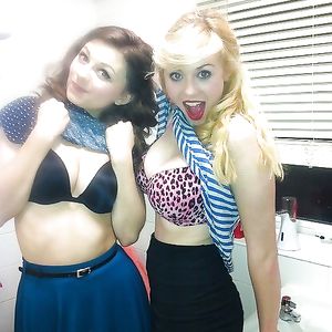 Clevage Cumsluts - big boobs