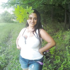 Busty Romanian Gipsy - amateur