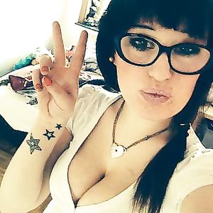 salope facebook gros seins - teen