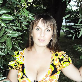 Busty Russian Woman 2373 - big boobs