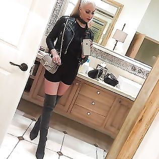 wwe divas kelly kelly and maryse ouellet - big boobs