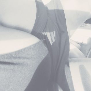 Big tits /sexy thighs - sexy black girl