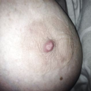 Hard nipples - amateur