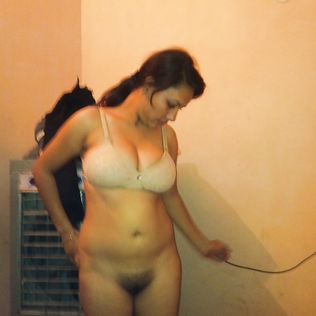 Desi Showing Assets 50 - big boobs