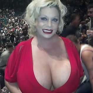 Big Tits In Tight Tops 5 - to tight to fit