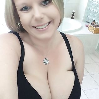 Big tits blonde all natural wow! - big tits