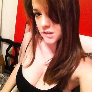 Big tits Brunette - teen selfie