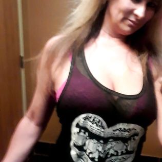 Big Tits - blonde selfie