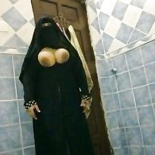 ARAB AMATEUR MUSLIM BEURETTE HIJAB BNAT BIG ASS vol.35 - brunette