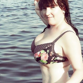 Busty Russian Woman 2347 - big boobs