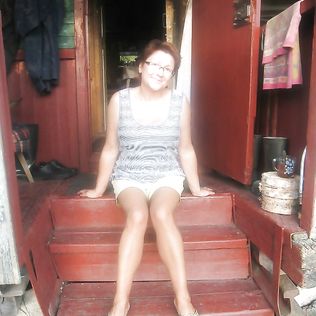 modest bitch Elena - big boobs